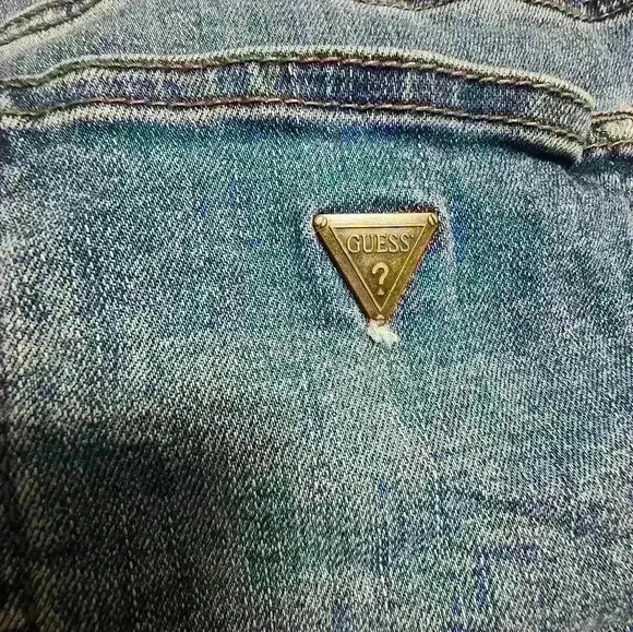 GUESS Ezra Mid Rise Zip Front Denim Shorts Size US 30 - Picture 4 of 7